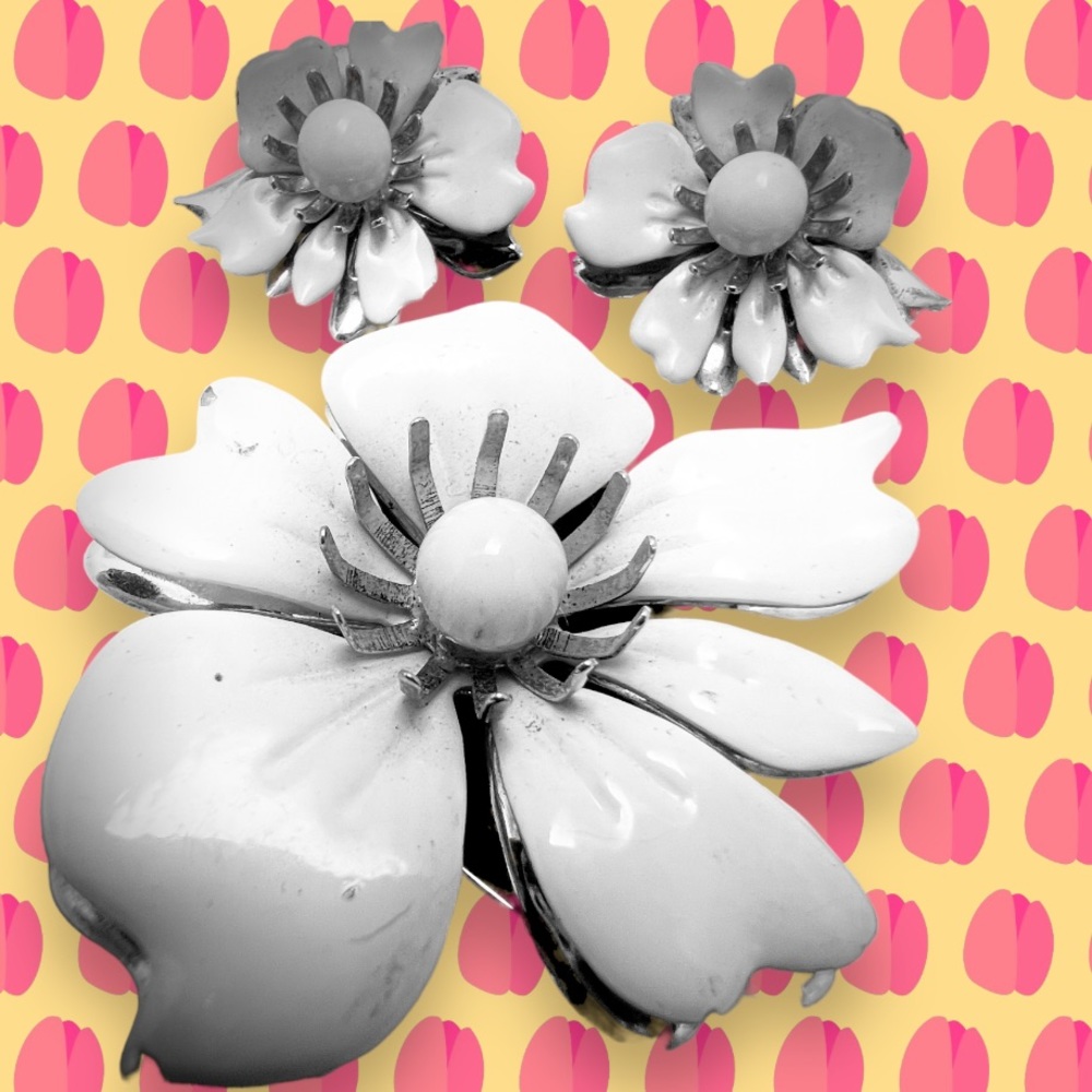 SARAH COVENTRY Brooch Earrings Vintage Jewelry Floral Set White Enamel Metal